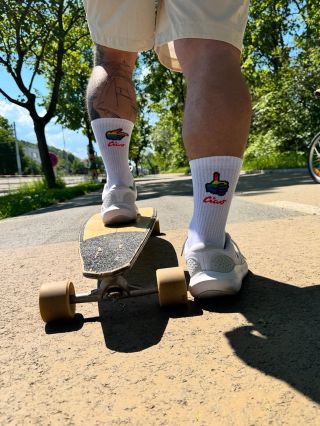 CIAO nudo, vítej ve stylu! 🇮🇹🧦 Vyjeď do ulic s ponožkami, co mají styl! Tyhle CIAO ponožky ti dodají vibe Itálie, street...
